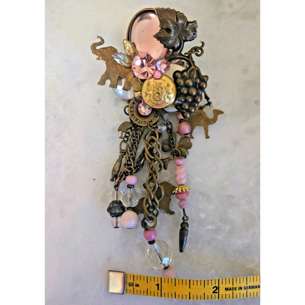 Vintage Lisa Carlson bronze dangle animal theme brooch with buttons pink beads - Picture 7 of 16